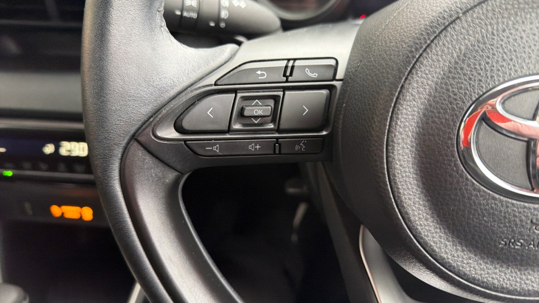 Toyota Yaris 1.5 Hybrid Design 5dr CVT Hybrid Hatchback